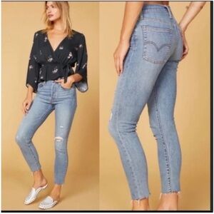 Levi’s wedgie skinny jeans high rise distressed with raw hem